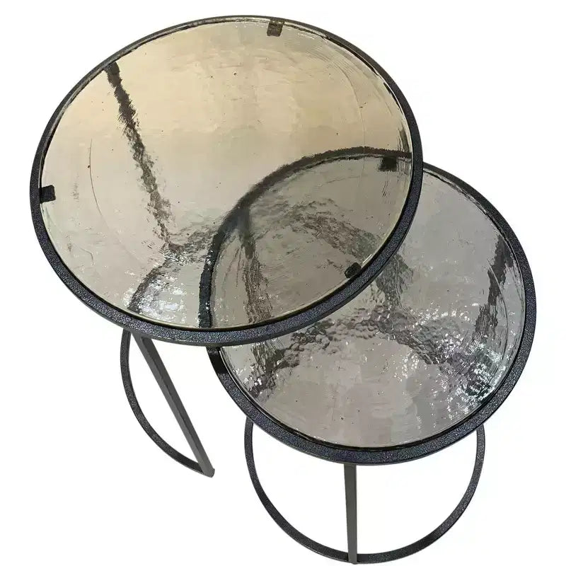 Set di 2 tavolini a incastro con struttura rotonda in vetro trasparente/gunmetal e ferro