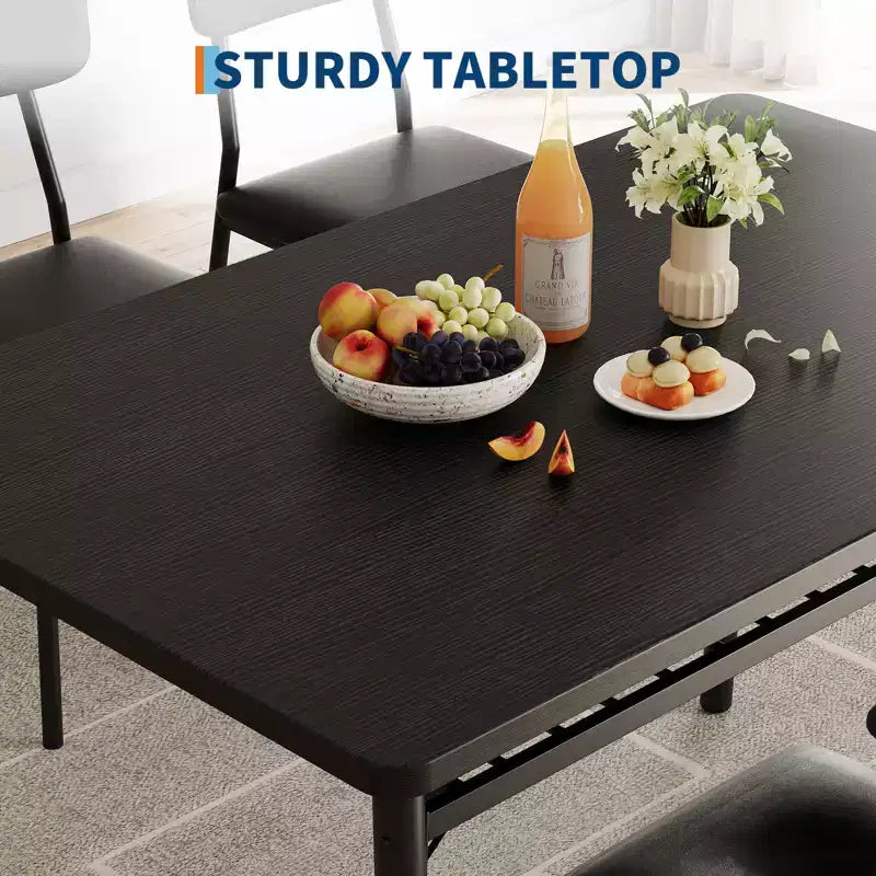 Set da Pranzo di 5 Pezzi per 4 Persone, Tavolo da Cucina in Legno con Scaffale Integrato, Tavolo Piccolo da Cucina con Sedie Imbottite e Telaio in Metallo per Piccoli Spazi