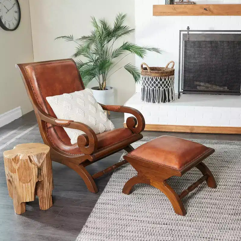 Poltrona accent in legno di teak tradizionale con braccioli e poggiapiedi rivestiti in pelle marrone